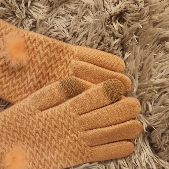 NEW UGG GLOVES - Picture 3 of 3